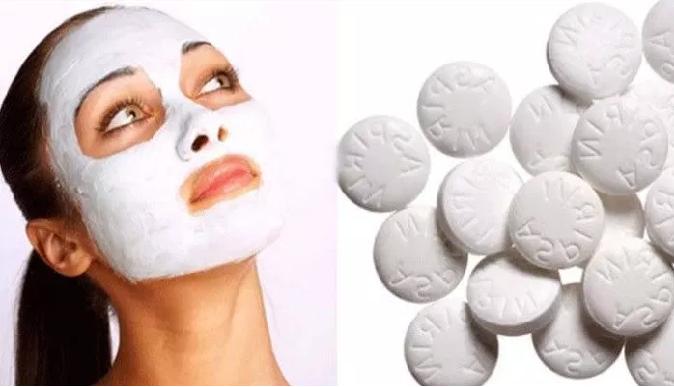 Harika Bir Cilde Sahip Olmak için Aspirin ile 4 Yüz Maskesi